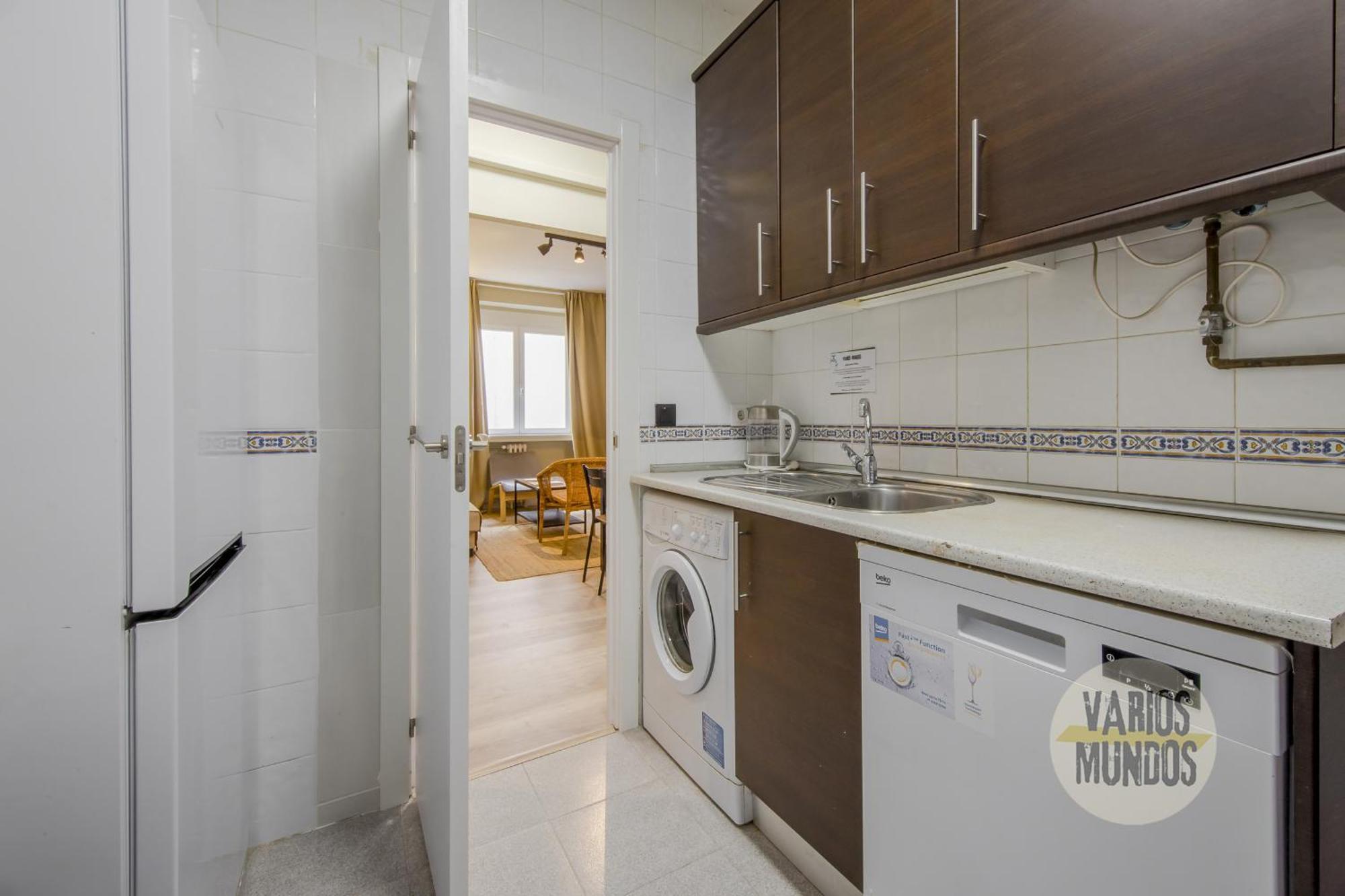 Practico Apt 7Pax En Calle Santa Ana Centro De Madrid Bagian luar foto