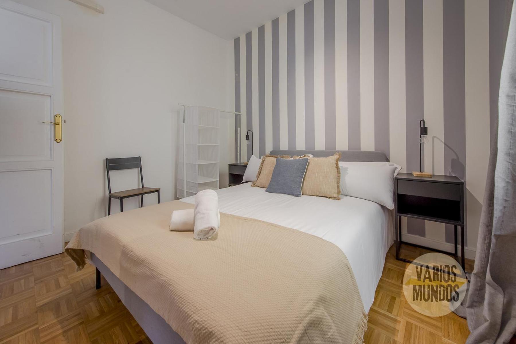 Practico Apt 7Pax En Calle Santa Ana Centro De Madrid Bagian luar foto