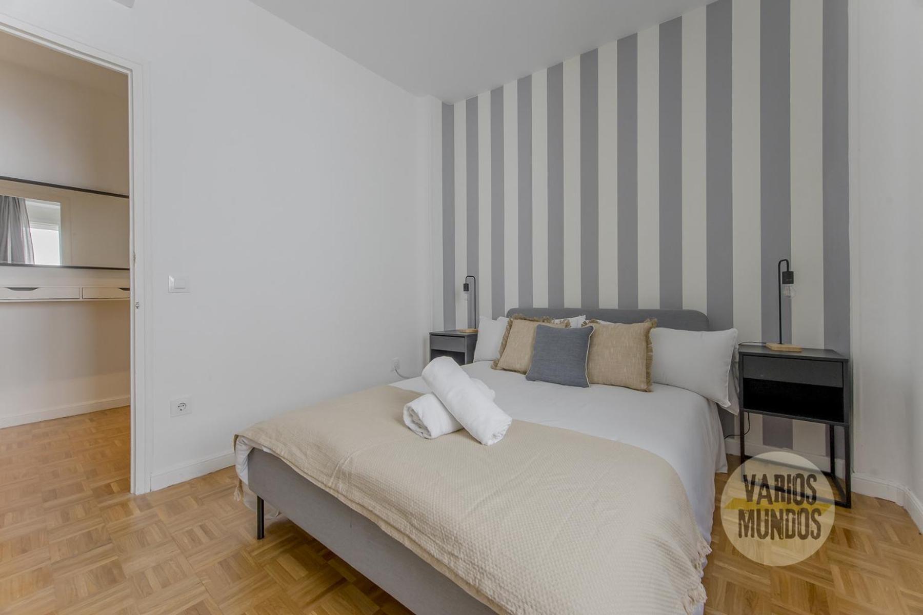 Practico Apt 7Pax En Calle Santa Ana Centro De Madrid Bagian luar foto
